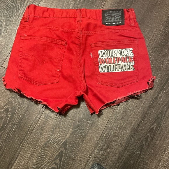 Levi's Bold Red Jean Shorts - Picture 1 of 2